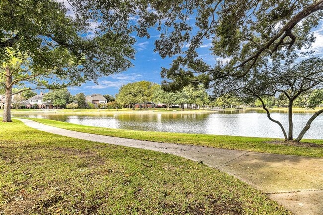Building Photo - 22319 Fairbay Dr
