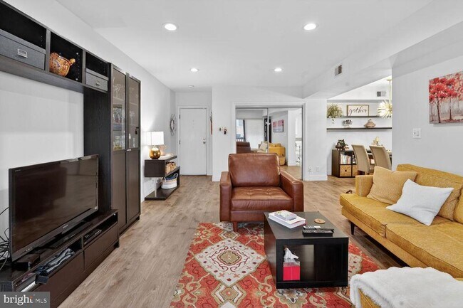 Foto del edificio - 236 W Taylor Run Pkwy