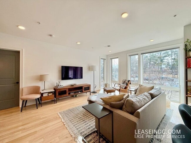 Foto del edificio - 4335 Harrison St NW