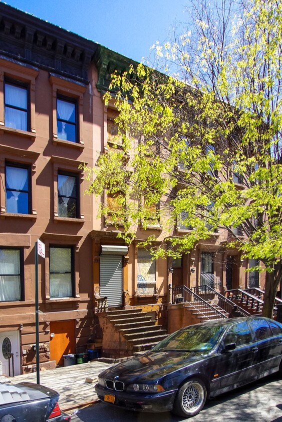 Primary Photo - 235 W 131st St
