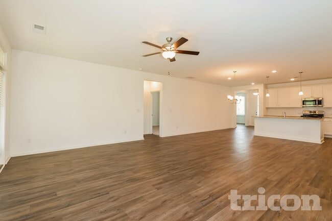 Interior Photo - Tricon Stapleton Park