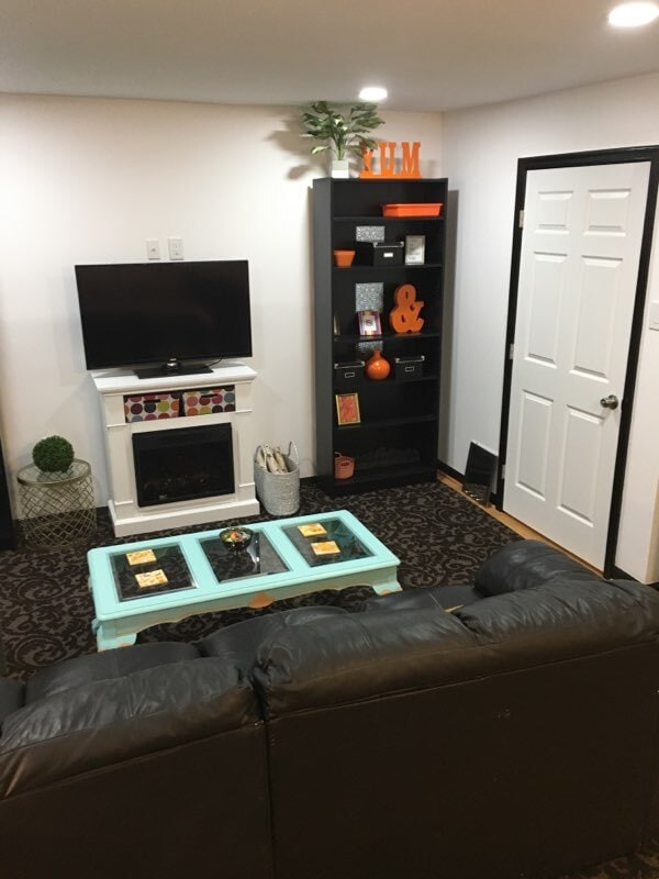 Building Photo - 11114 Oak Leaf Dr