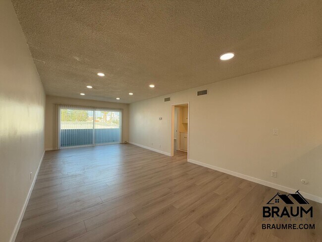 Building Photo - 6041 Whitsett Ave