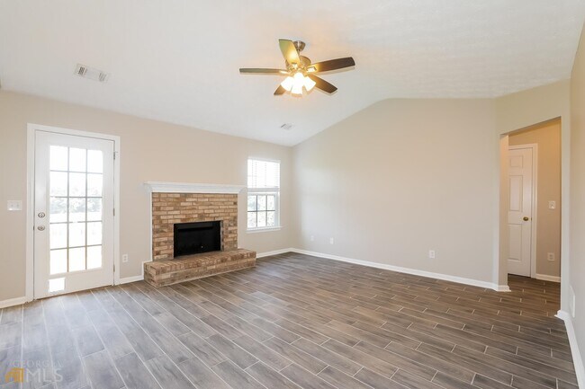 Building Photo - 1046 Octavia Ct