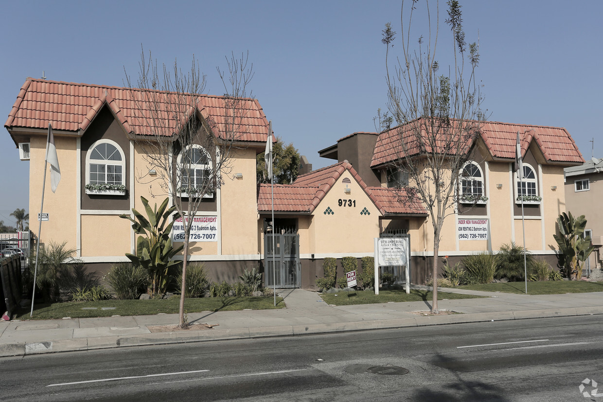 Primary Photo - Imperial Apartments