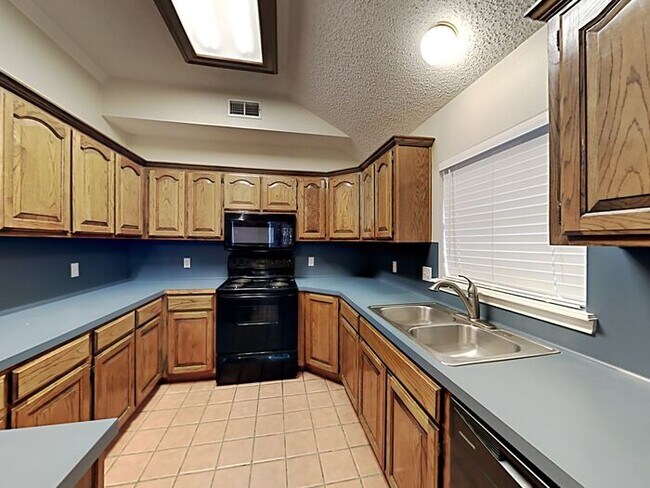 Foto del edificio - No Application Fees* $1000 off 1st months ...