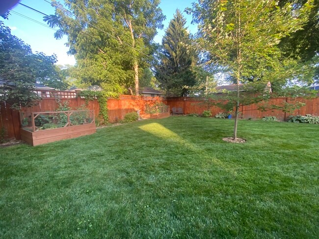 Building Photo - 3842 Johns St