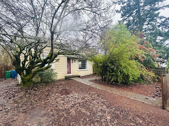 Building Photo - Charming 2 Bedroom House with Fenced Yard in Fairmount Park Neighborhood