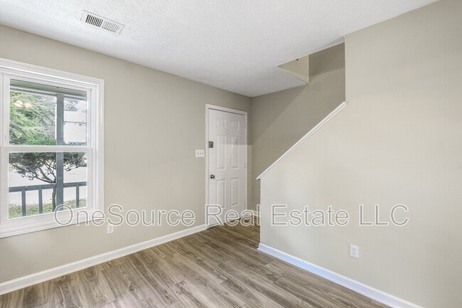 Building Photo - 2963 Lakemont Dr SW