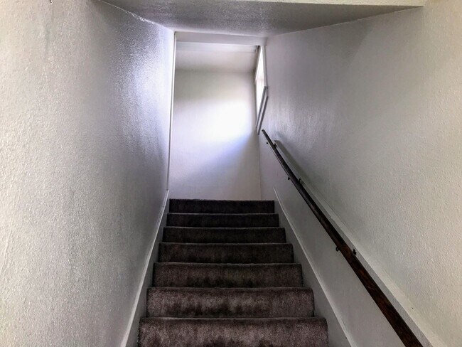 Foto del edificio - 1 br, 1 bath House - 382 SE Ella St