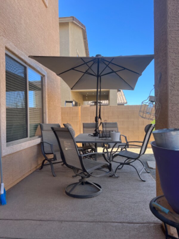 Foto del edificio - 950 W Oak Tree Ln