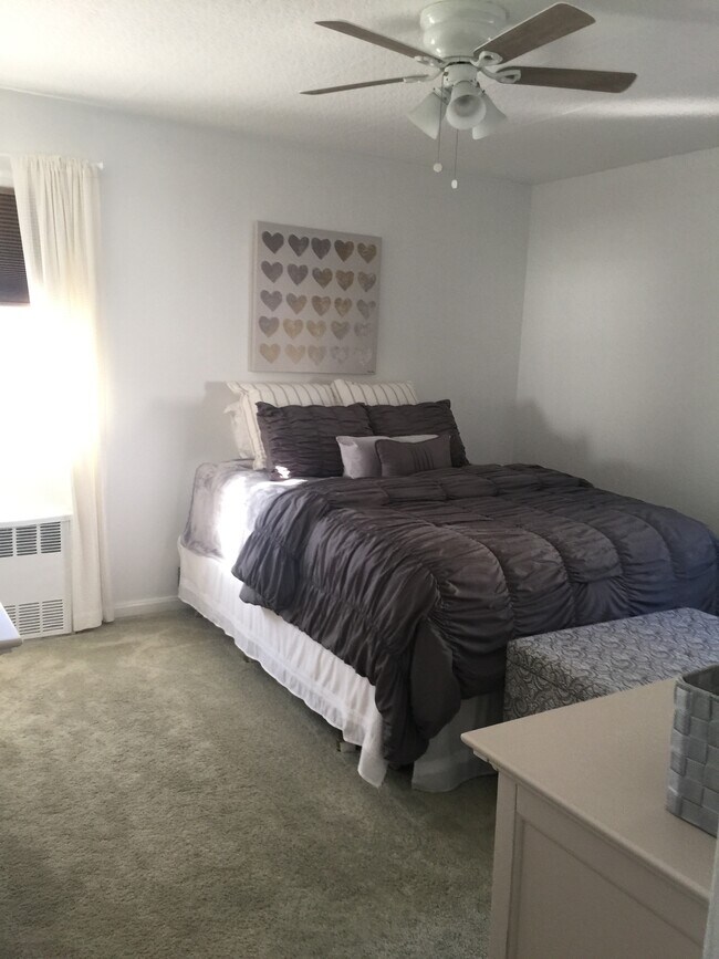 Building Photo - 2042 163rd St