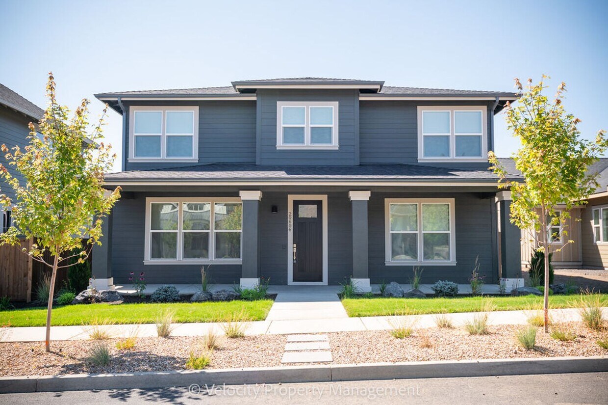 Foto principal - Brand New Beautiful Home!