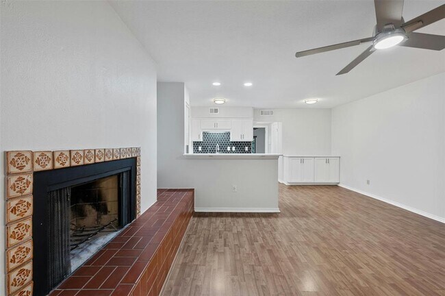 Foto del edificio - 505 W 7th St
