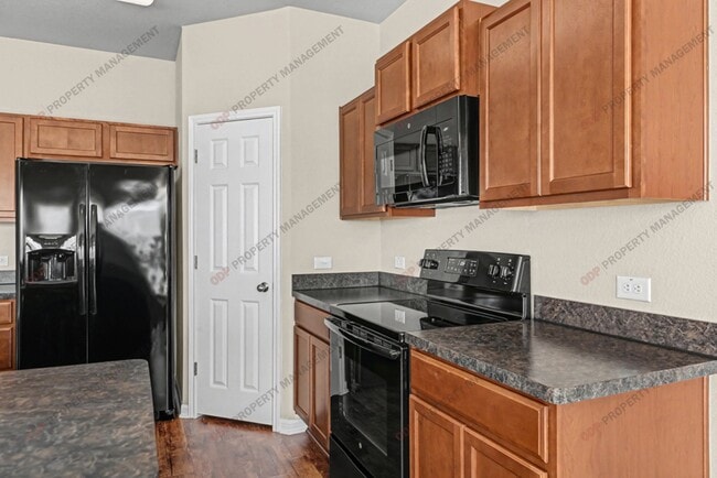 Building Photo - 2325 Vicksburg Ln