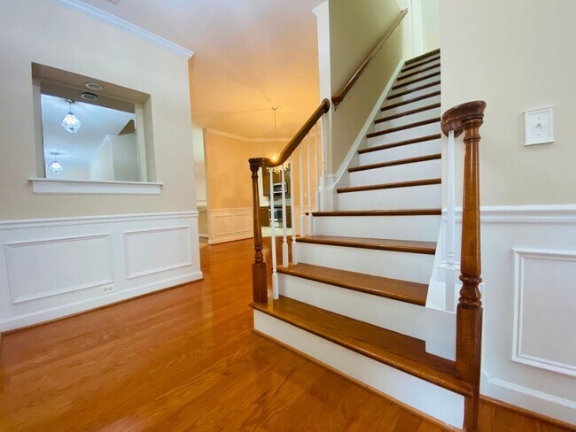 Foto del edificio - Luxury 3 Bedroom  Townhome in South Durham...