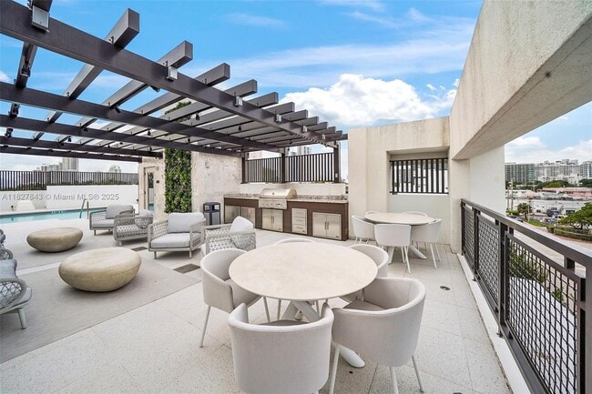 Foto del edificio - Ten30