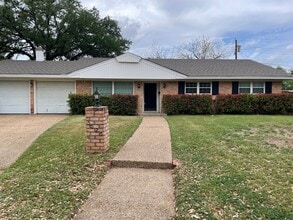 Building Photo - 5025 Loch Lomond Dr