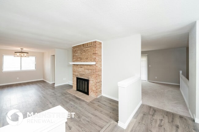 Building Photo - 12892 Clermont St