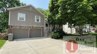 Building Photo - 712 NE Adams Dr