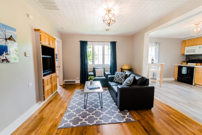 Sala de estar - 427 Thomas St SE