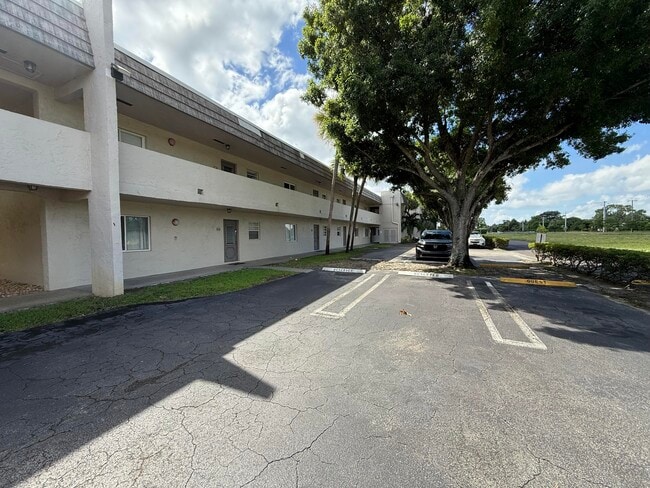 Building Photo - 2900 Fiore Way