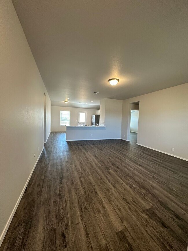 Foto del edificio - *New Year, New Home Special* Four Bedroom ...