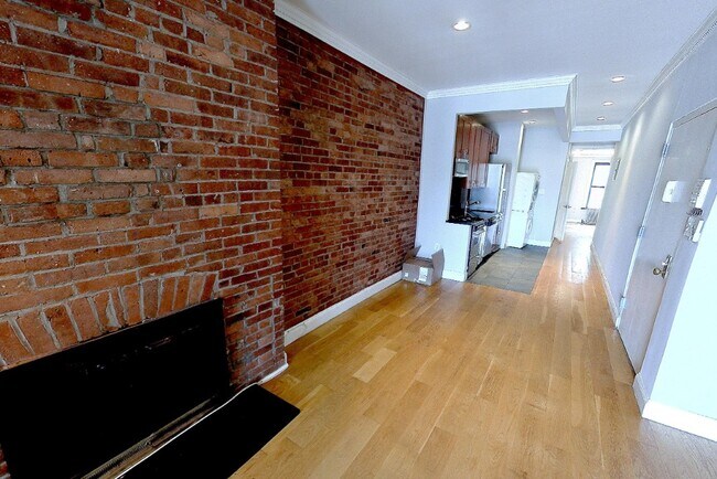 Foto del edificio - 102 E 7th St