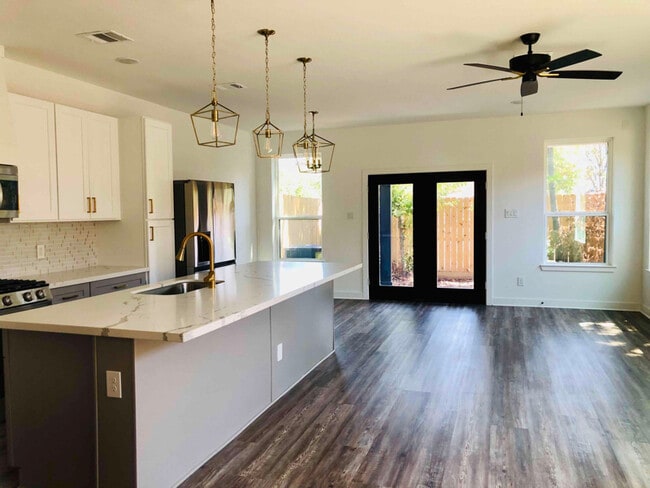 Photo - 5813 England St Apartment