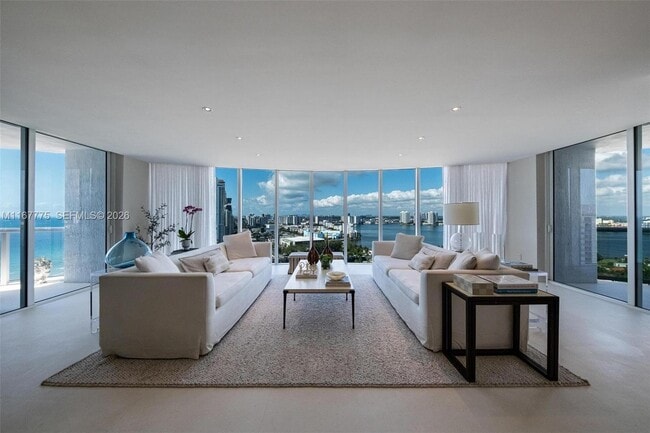 Foto del edificio - 18911 Collins Ave