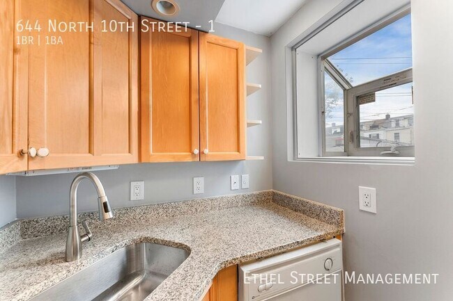 Foto del edificio - 644 N 10th St