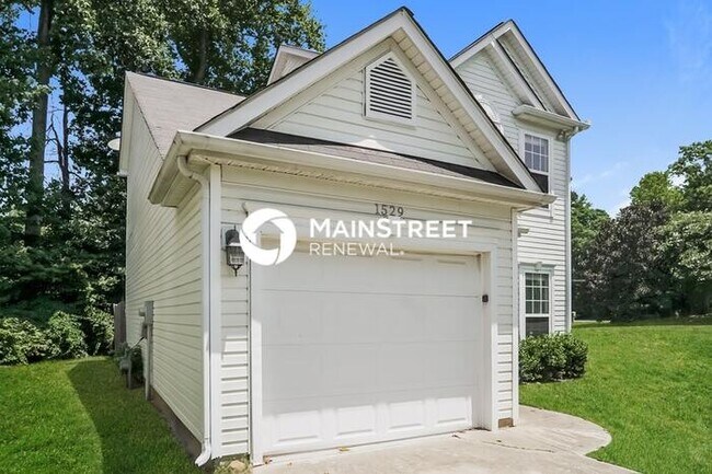 Foto del edificio - 3 Bedroom Pet-Friendly Home in Charlotte, NC with Main Street Renewal