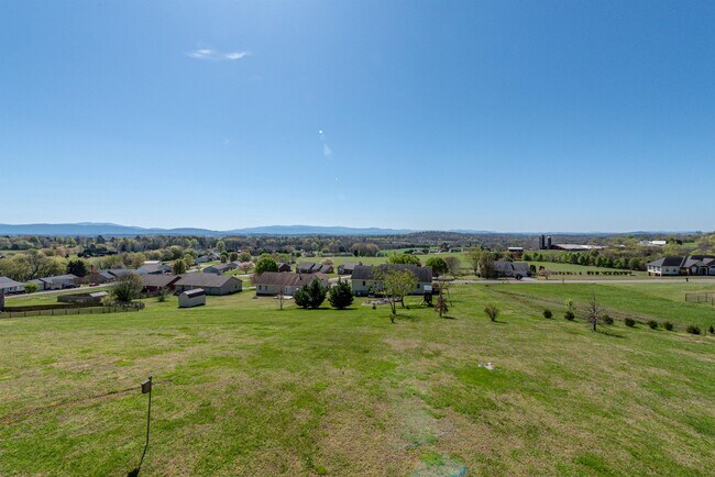 Foto del edificio - 279 Franklin Estates Ln
