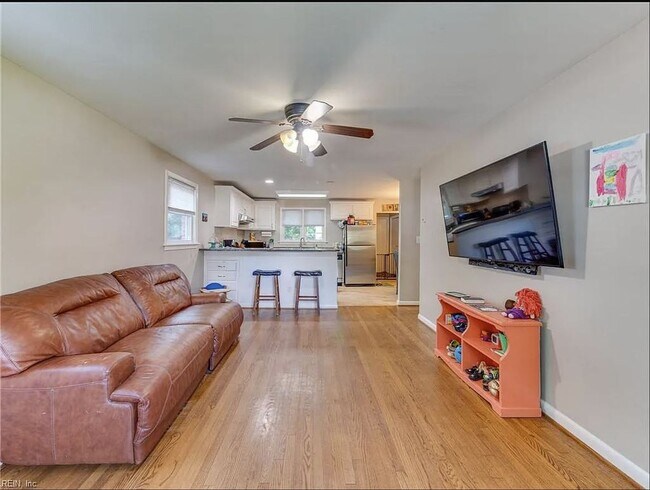 Foto del edificio - 3 bedroom /2 bathroom- Deer Park Grove