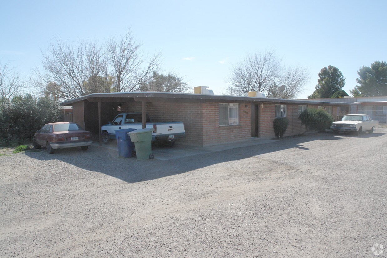Foto del edificio - 2919-2925 N Sparkman Blvd