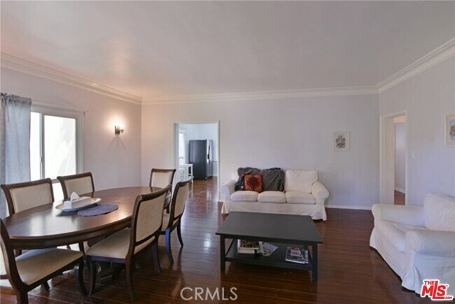 Foto del edificio - 9374 W Olympic Blvd