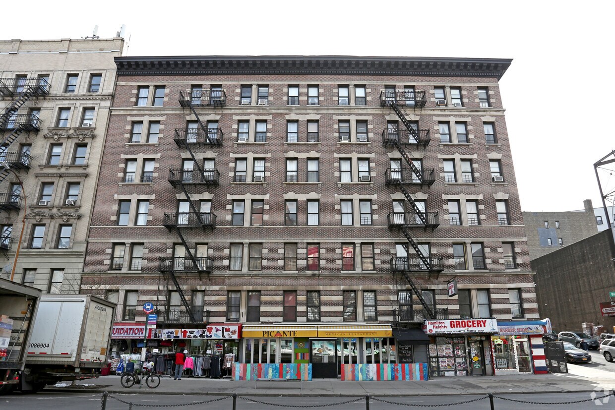 Building Photo - 571 W 139th St