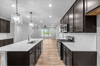 Building Photo - 1717 Real St