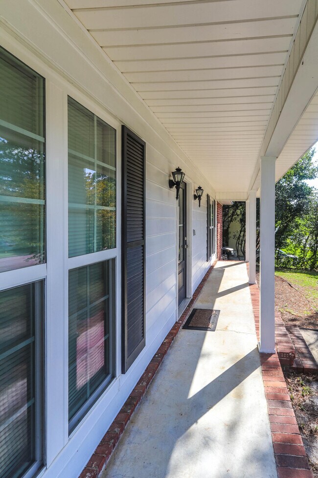Foto del edificio - 913 N Willowick Dr