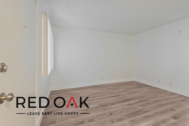 Building Photo - 1542 Orizaba Ave