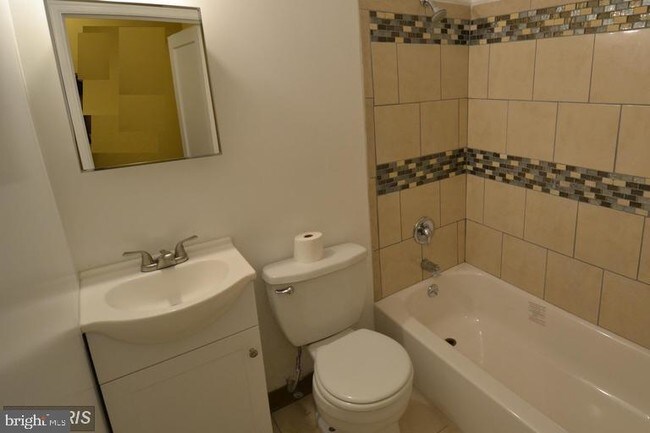 Foto del edificio - 5552 Midwood Ave