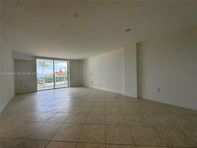 Foto del edificio - 10275 Collins Ave