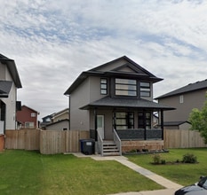 Building Photo - 411 Hampton Cir