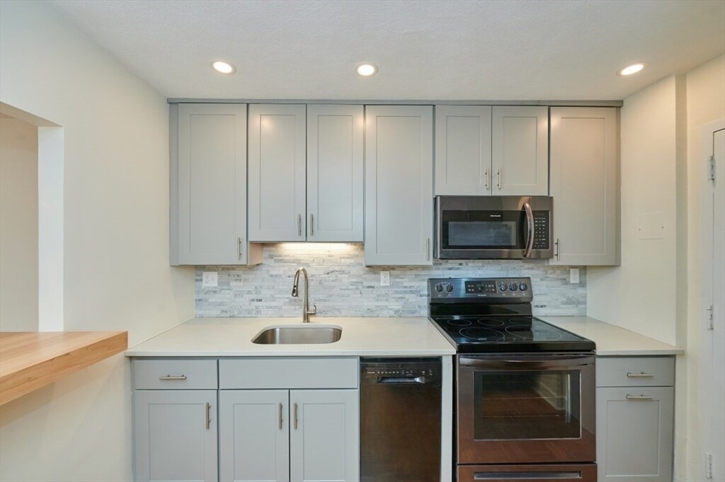 Foto principal - 18 Pond St