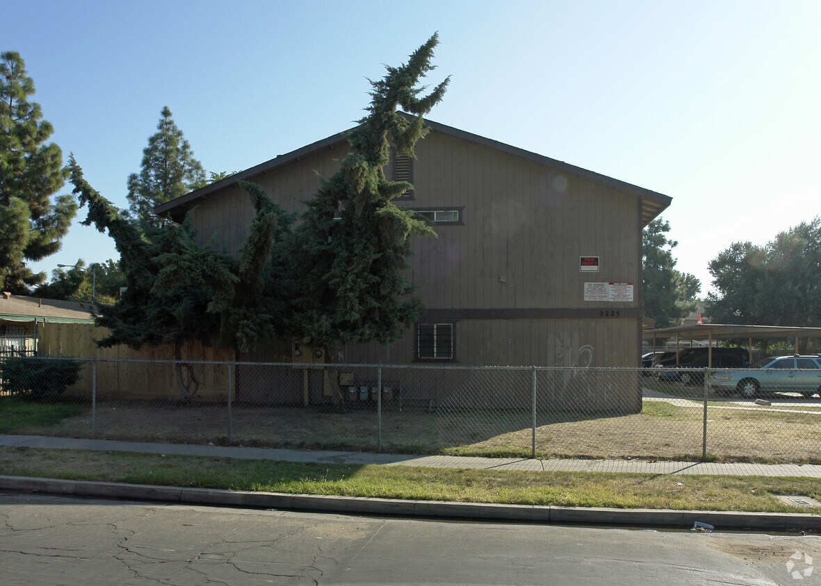 Building Photo - 2225 S Lee Ave