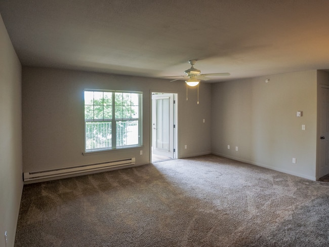 Light Filled Rooms - Sunset View Apartment Homes