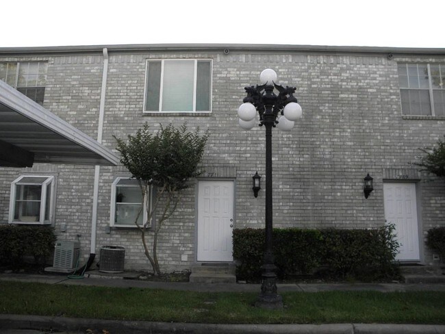 Building Photo - 7707 Cambridge St