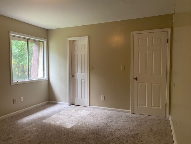 Foto del edificio - 5928 Sutcliff Sq