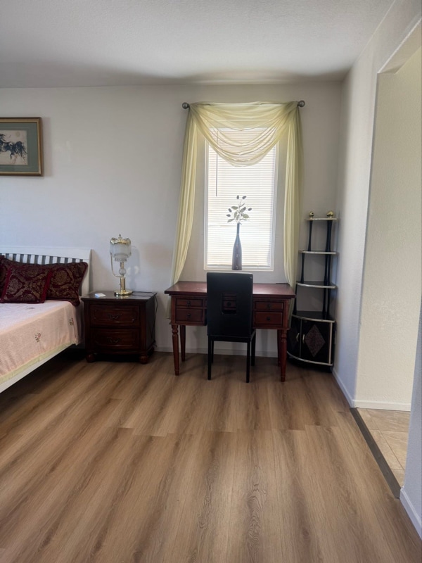 Foto del edificio - 15111 Hemlock Ave