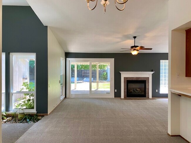 Building Photo - 181 Stoney Hill Dr